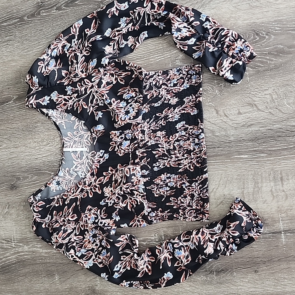 Free People Womens Santiago Printed Smocked Crop Top Black Floral - Picture 4 of 9